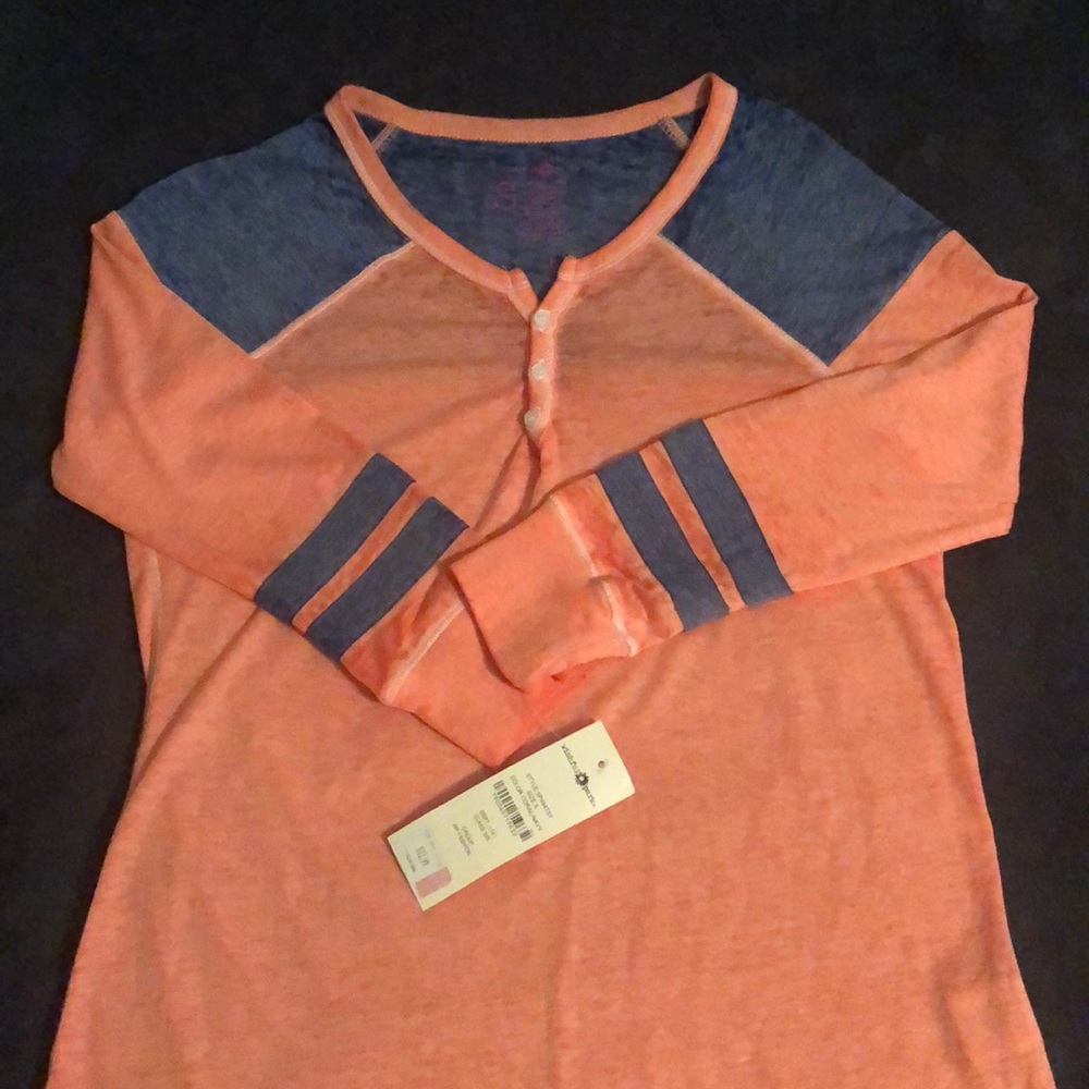 Wishful Park Three Quarter Sleeve Women’s size S